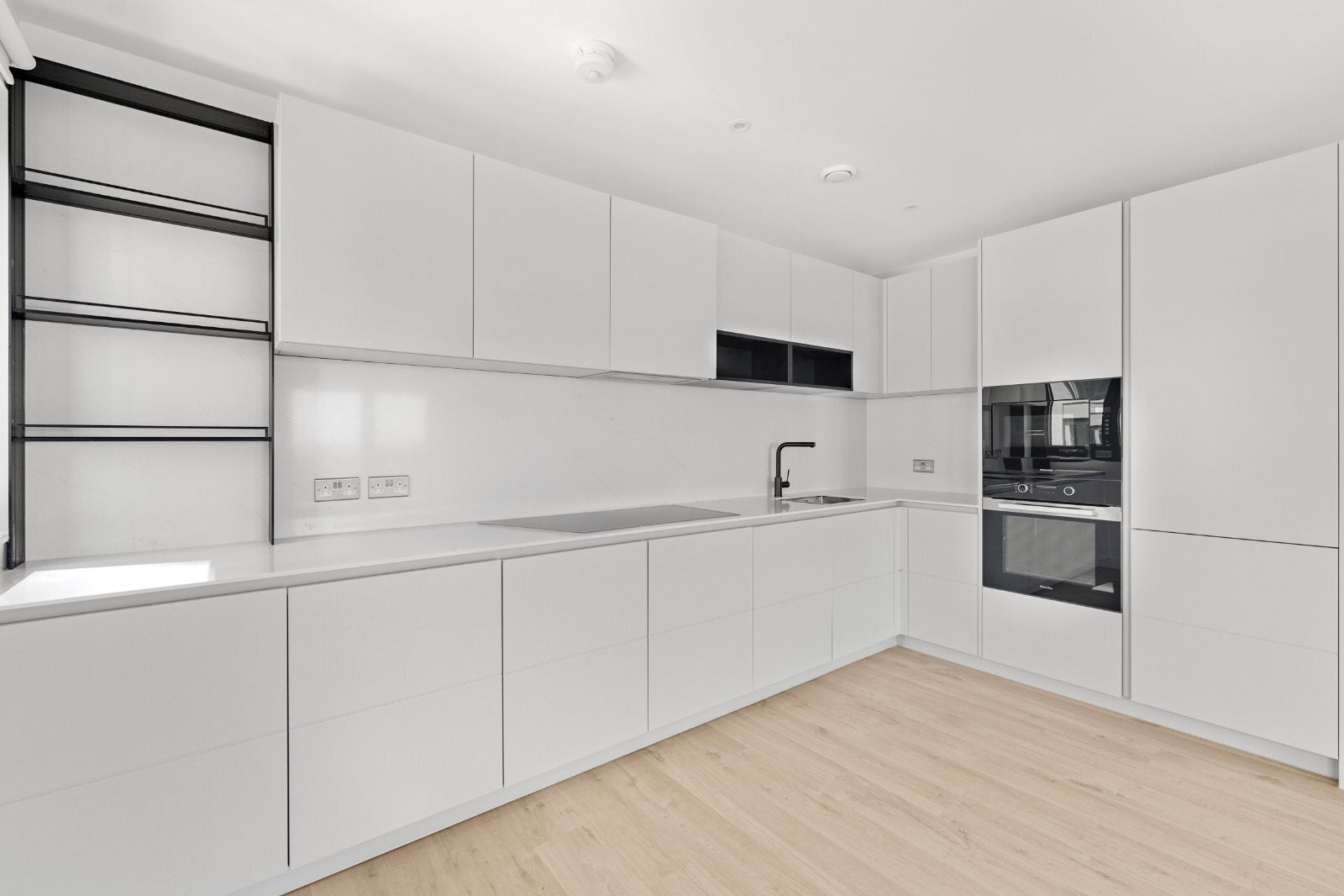 Flat Williamson Road in Greater London