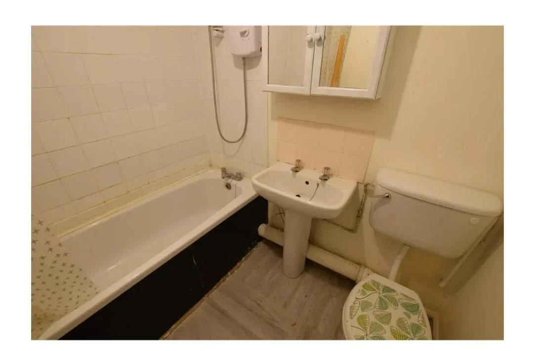 Room London Road in Purfleet-on-Thames