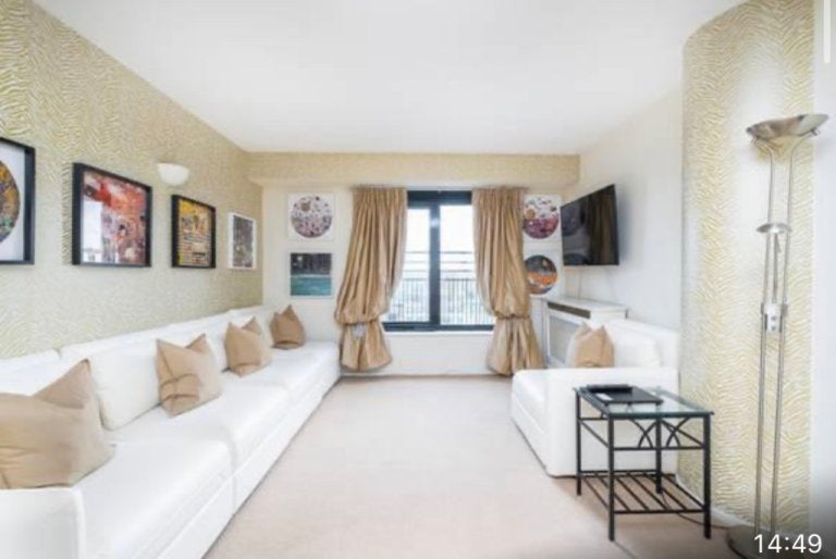 Flat Point W Access Road in Greater London