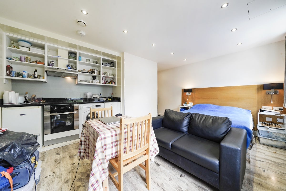 Flat Fonthill Road in Greater London