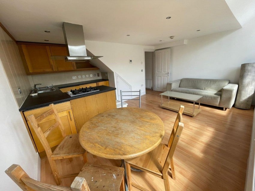 Flat Fortess Road in Greater London