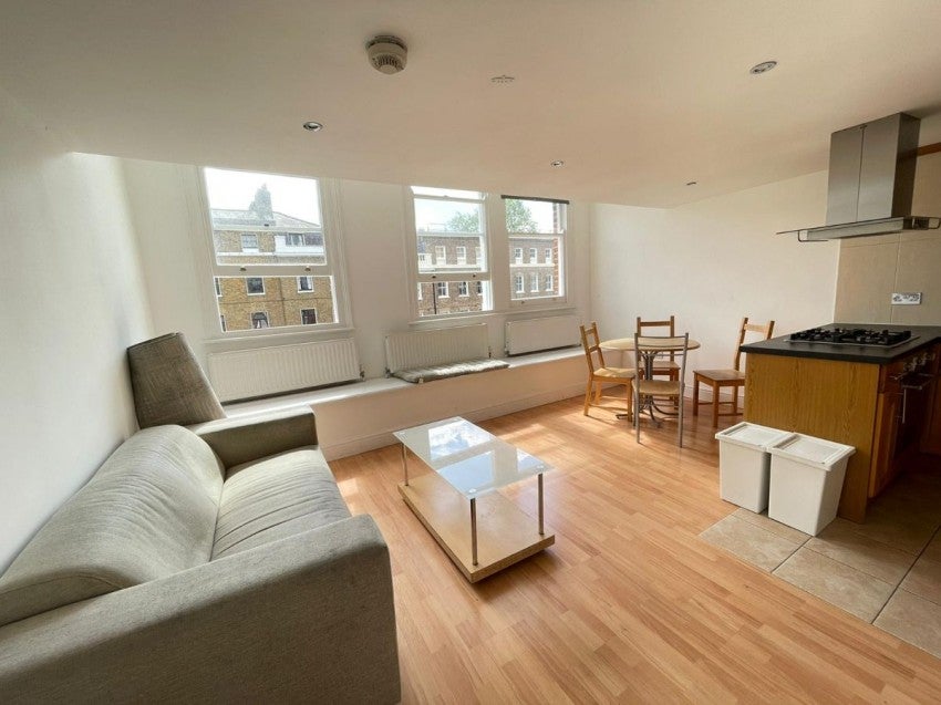 Flat Fortess Road in Greater London