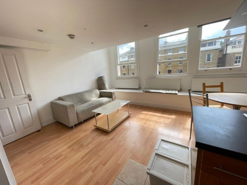 Flat Fortess Road in Greater London