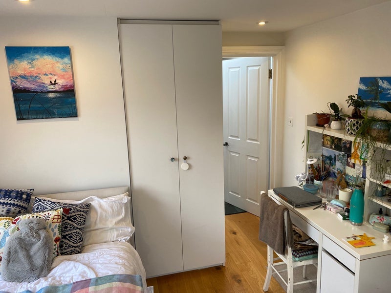 Room Sellincourt Road in Greater London