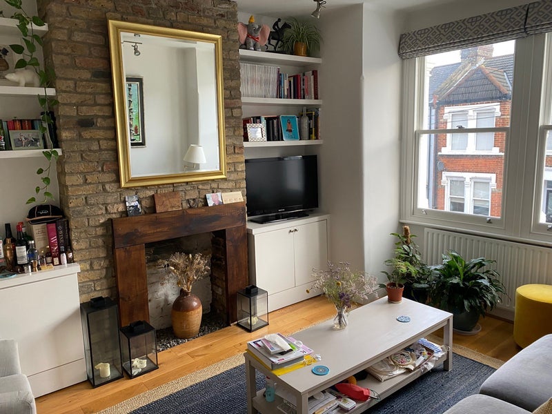 Room Sellincourt Road in Greater London