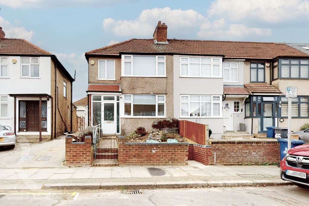 Flat Brent Park Road in Greater London