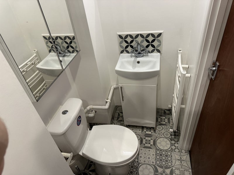 Flat Fishponds Road in Bristol
