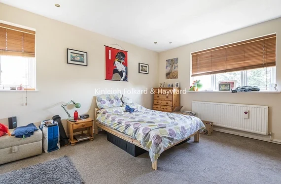 Flat Brondesbury Park in Greater London