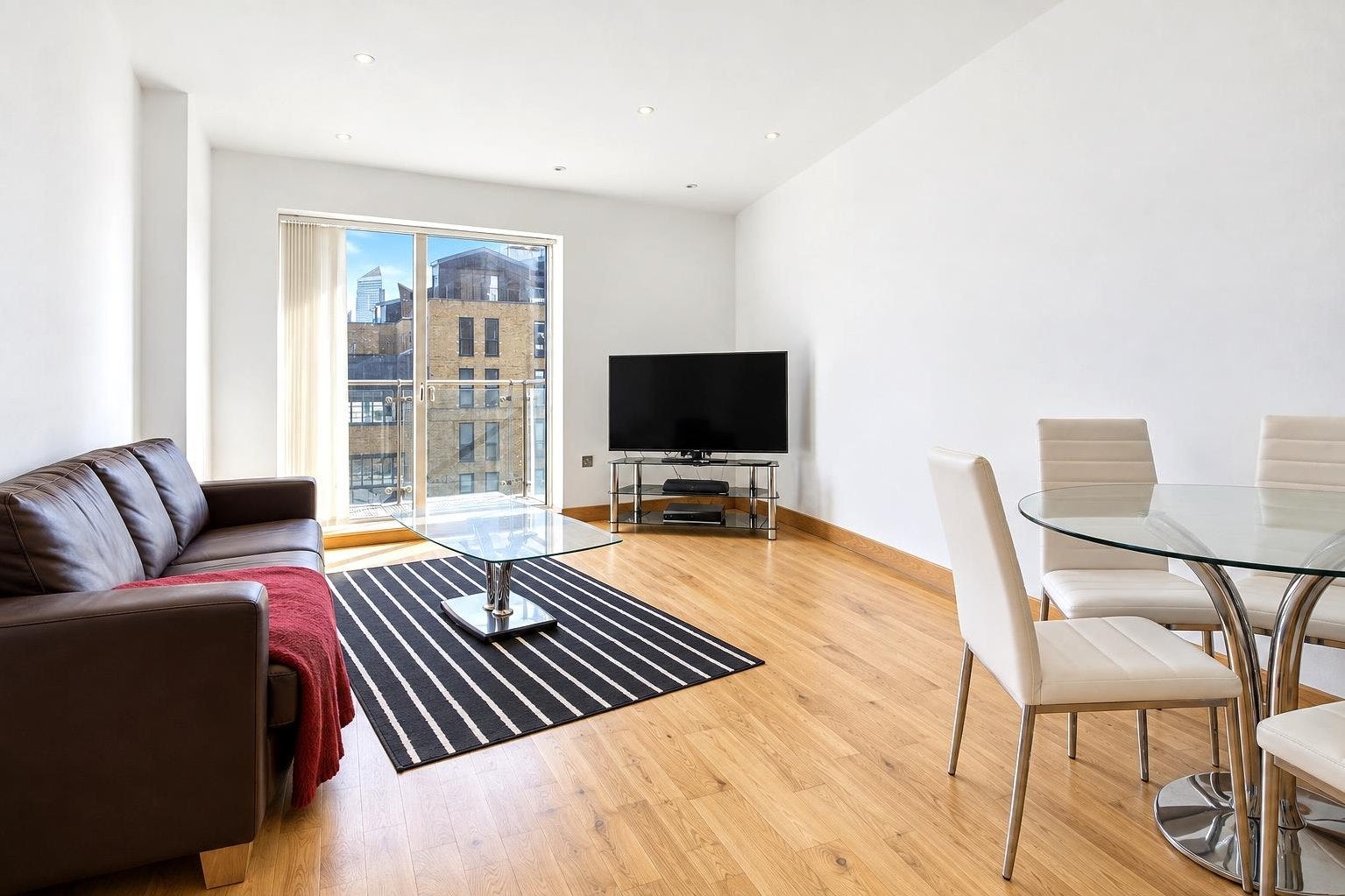 Flat Francis Close in Greater London