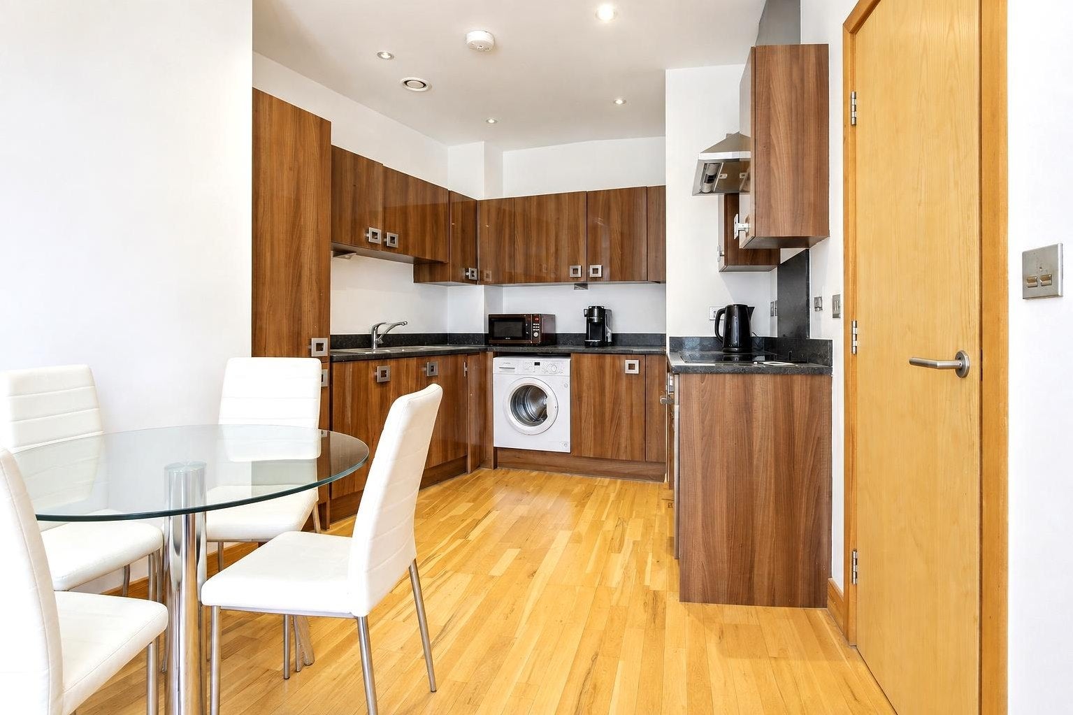 Flat Francis Close in Greater London