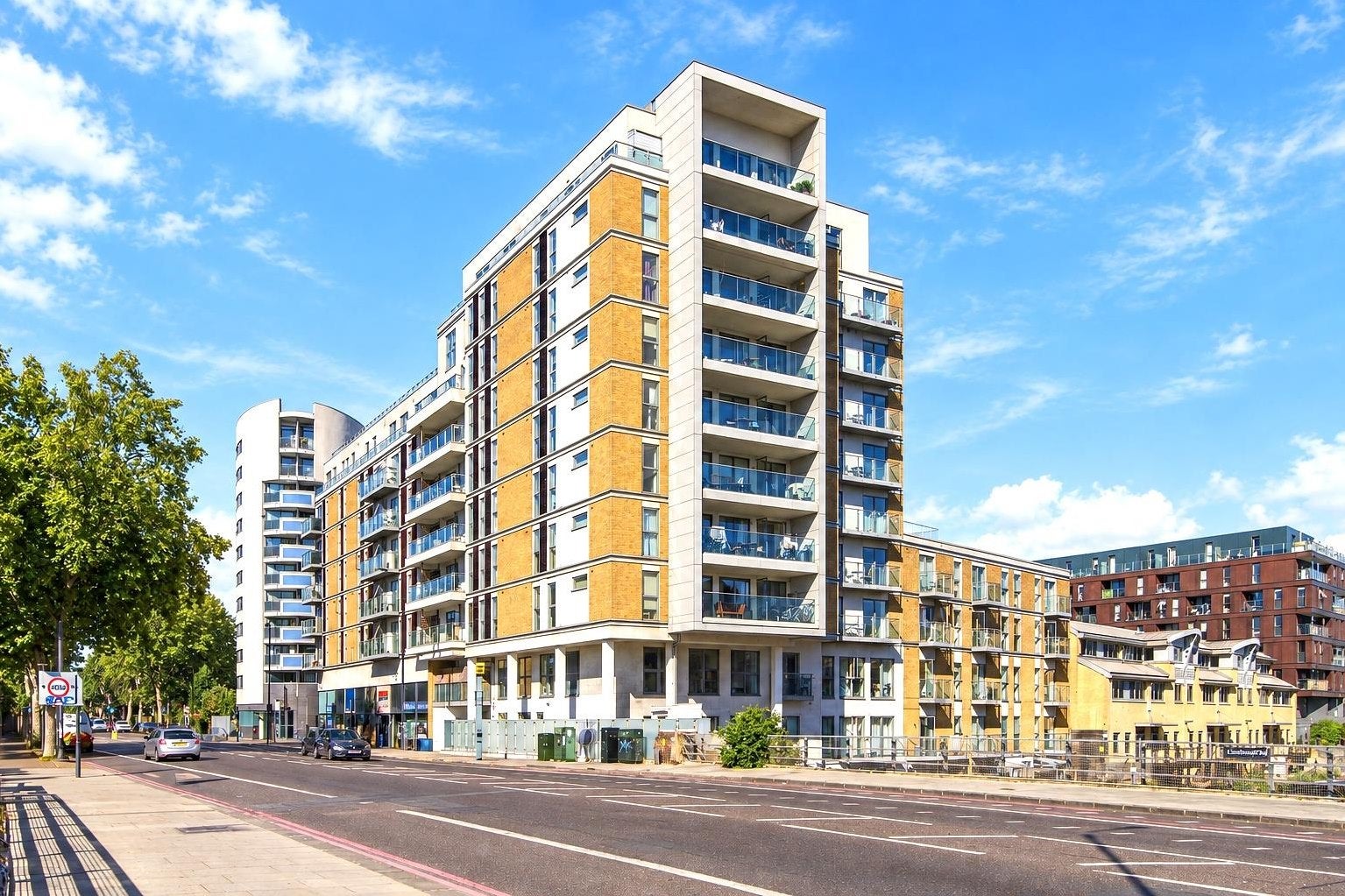 Flat Francis Close in Greater London