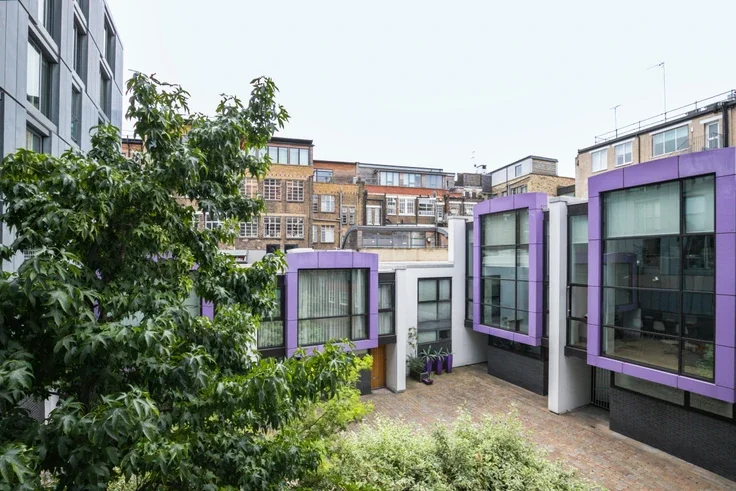 Flat Brewhouse Yard in Greater London