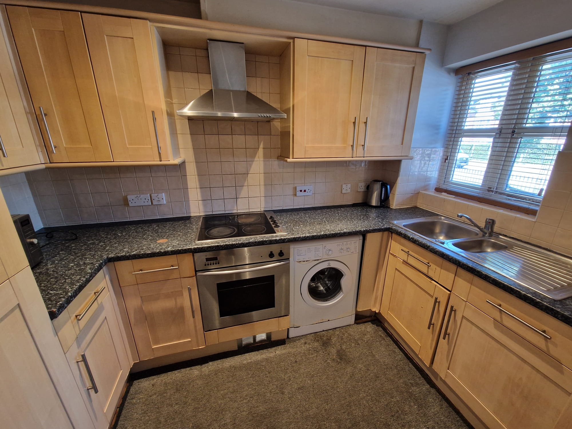 Flat Emscote Road in Warwick