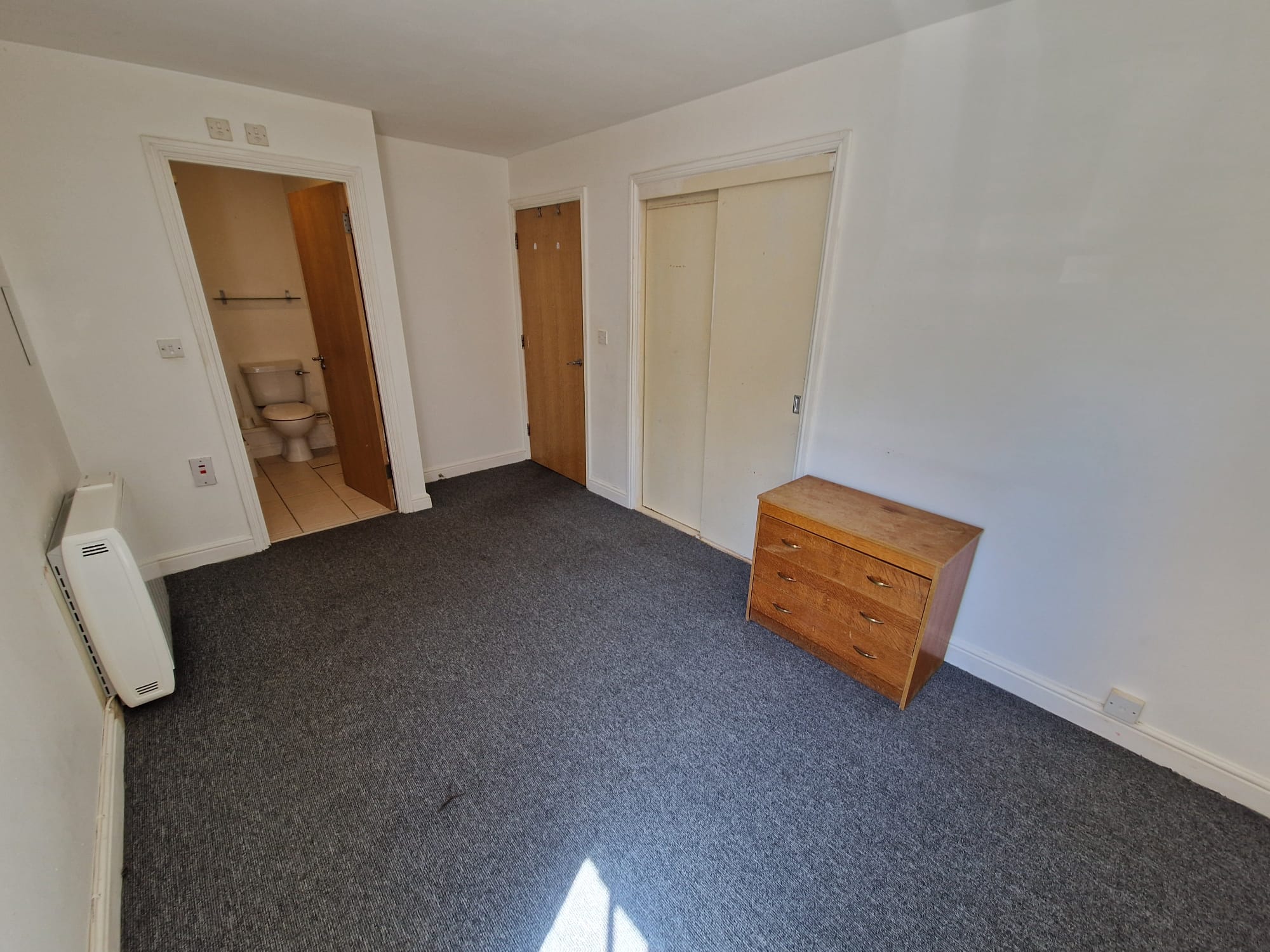 Flat Emscote Road in Warwick