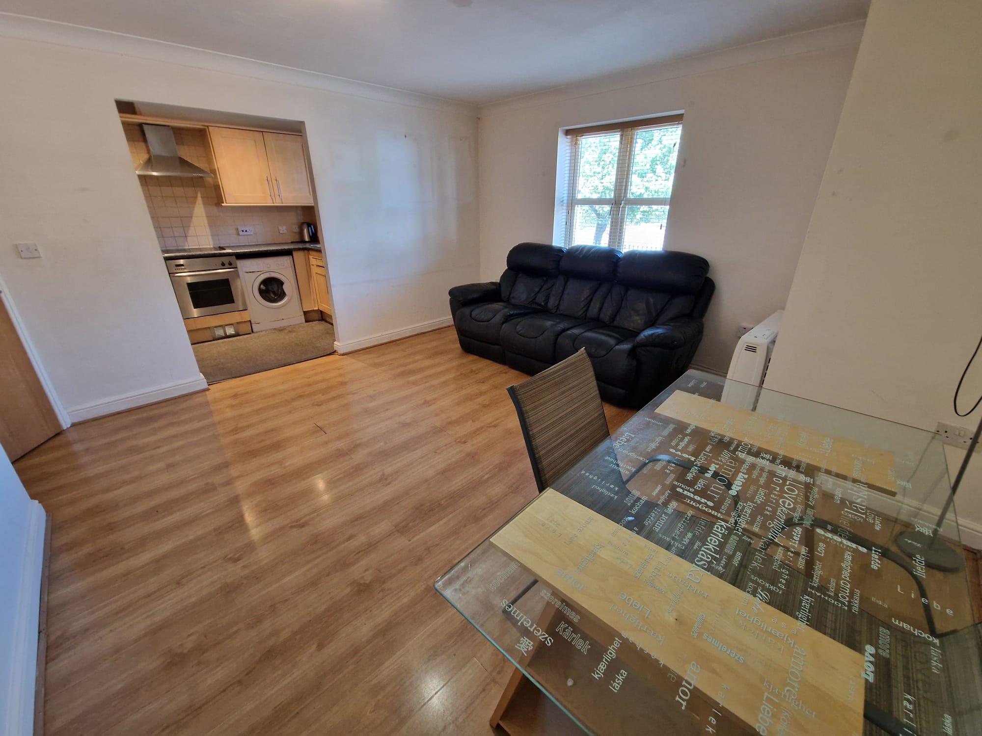 Flat Emscote Road in Warwick