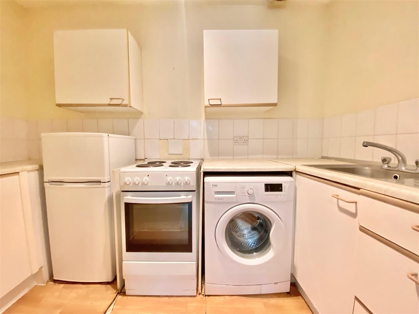 Flat Raven Close in Greater London