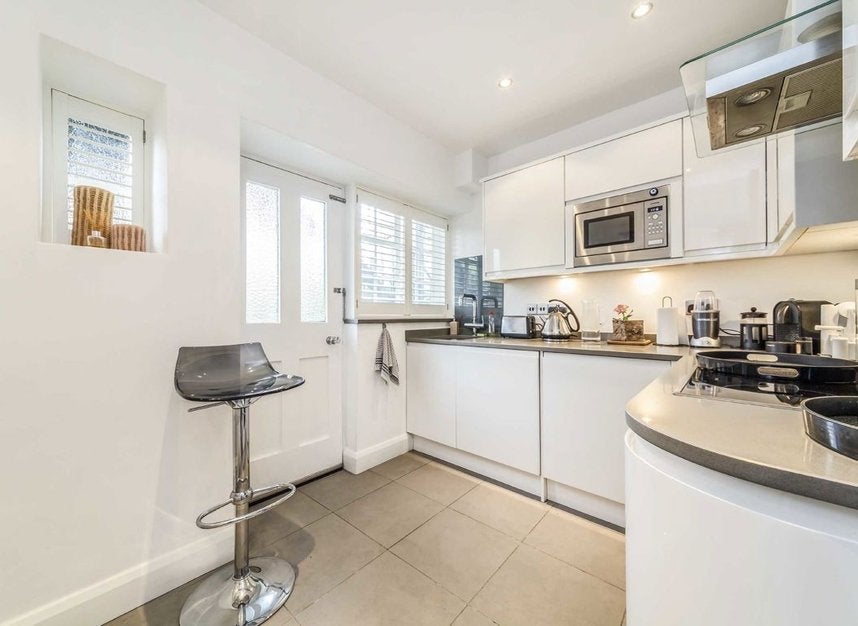 Flat Richmond Hill Court in Greater London