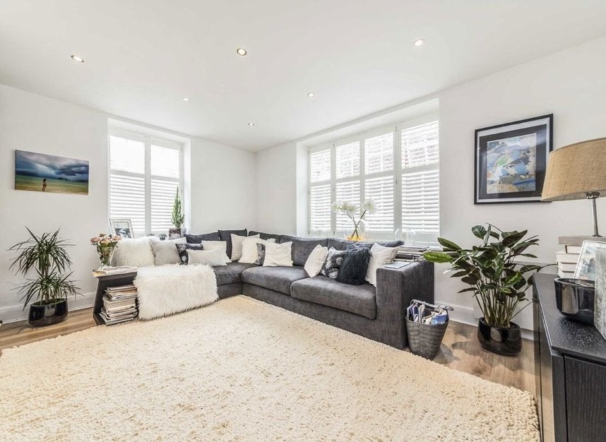 Flat Richmond Hill Court in Greater London