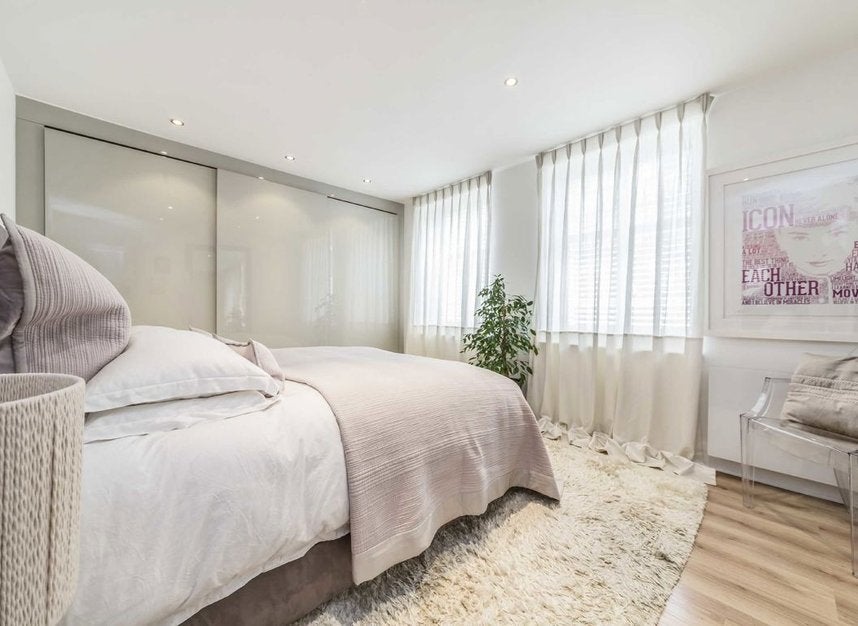 Flat Richmond Hill Court in Greater London