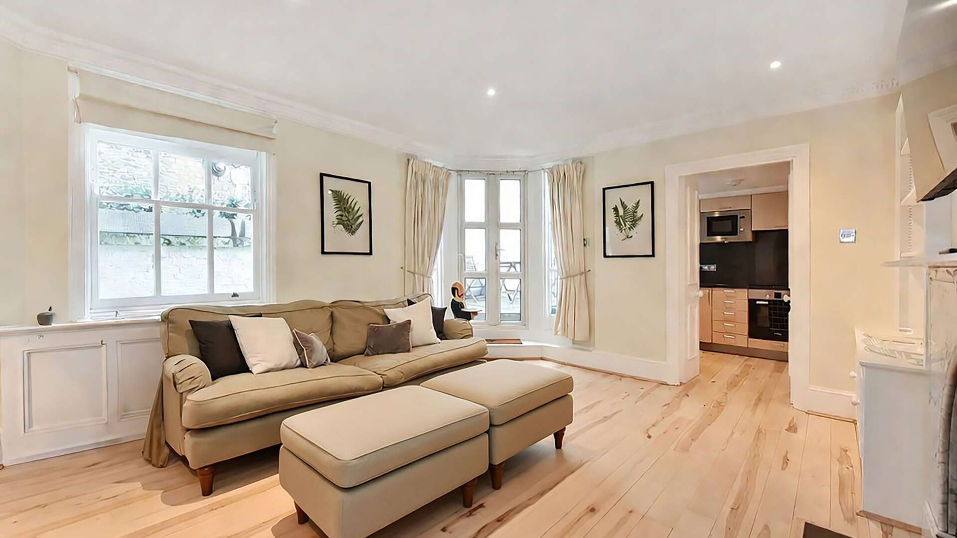 Flat Hollywood Road in Greater London