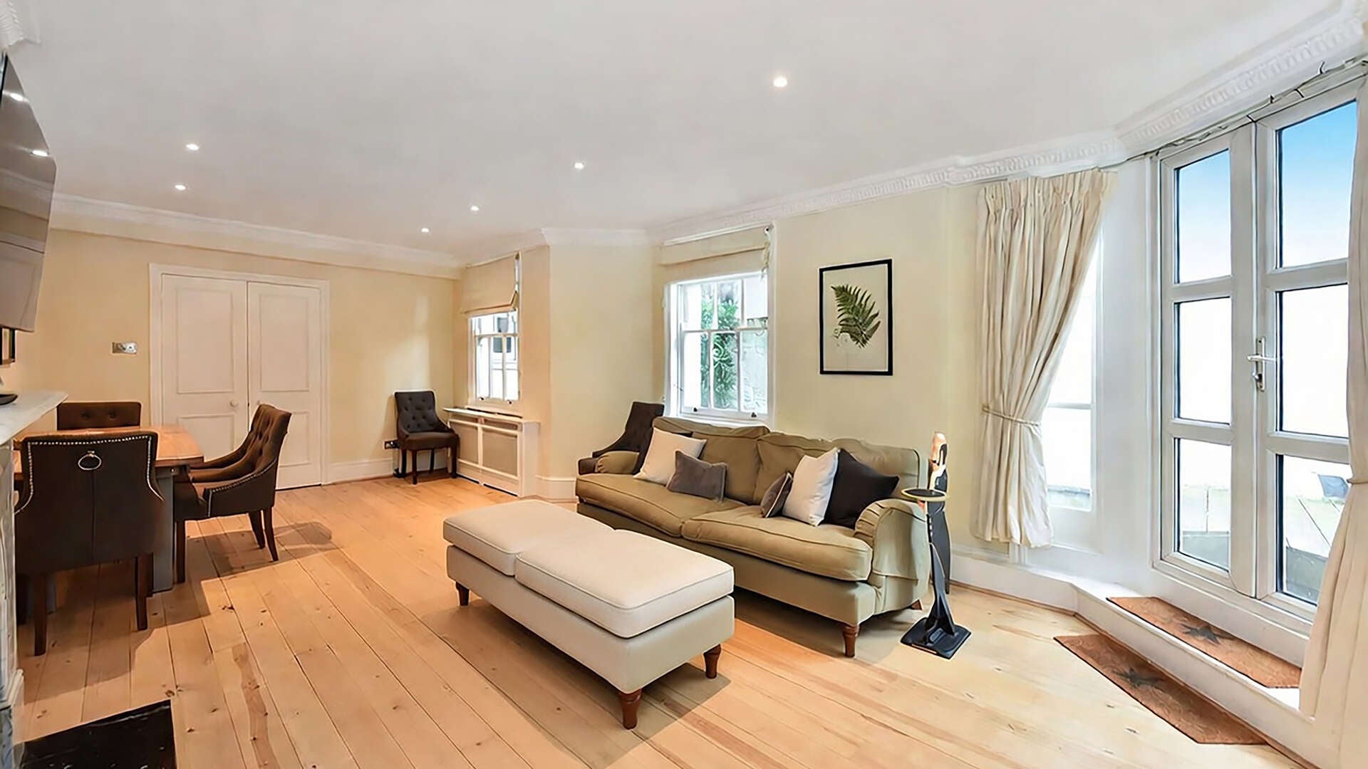 Flat Hollywood Road in Greater London