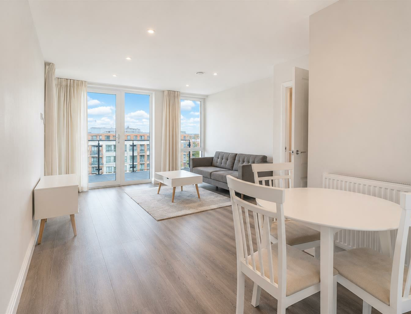 Flat Lindie Gardens in Greater London