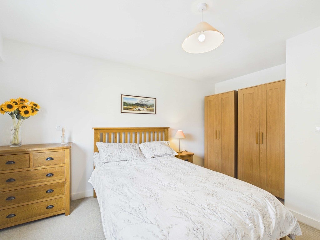 Flat Lant Street in Greater London