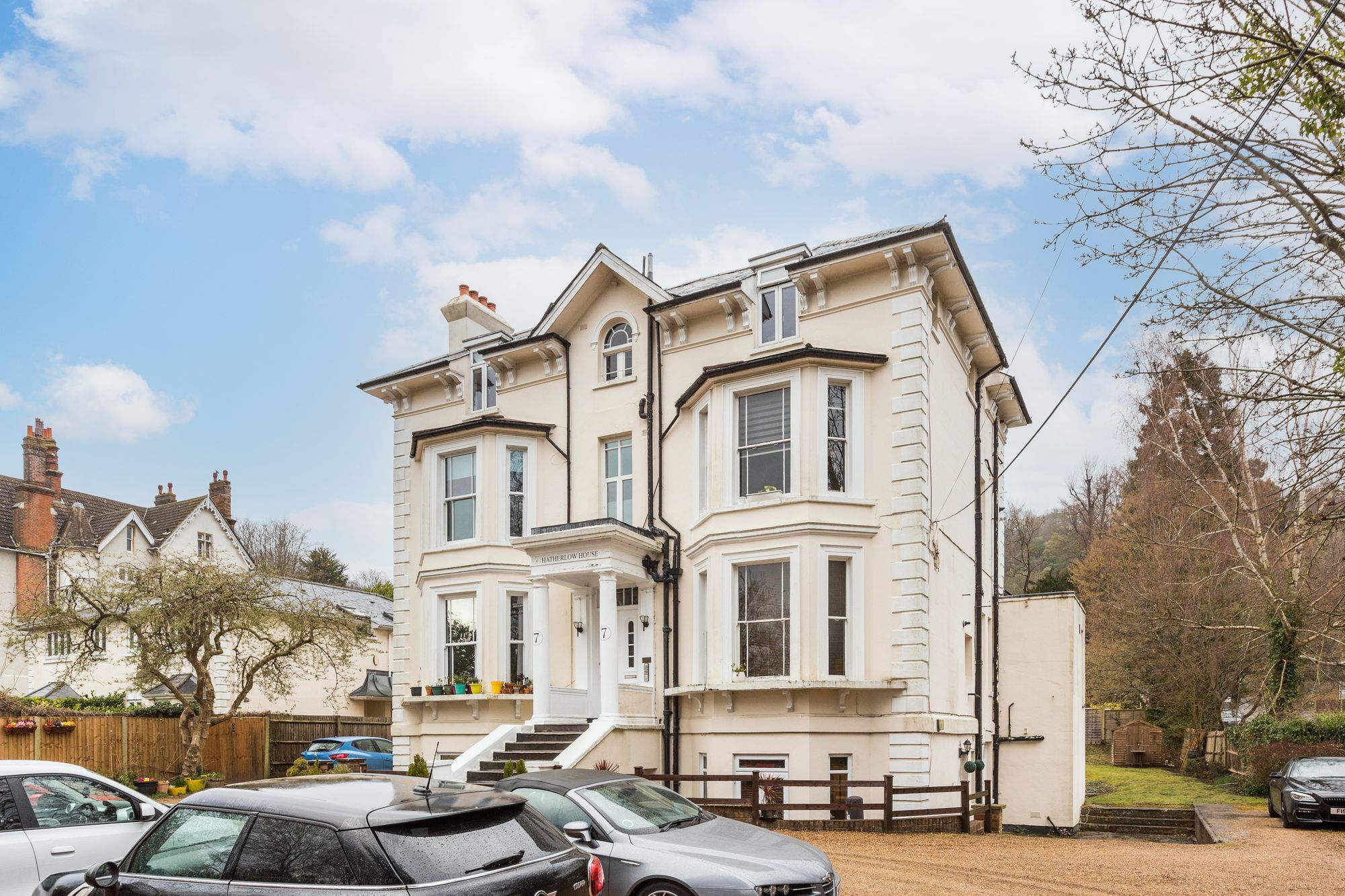 Flat Friths Drive in Reigate and Banstead