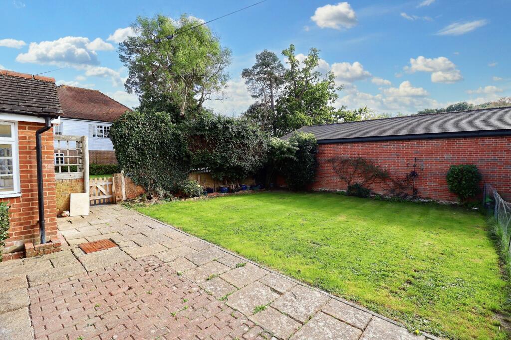 House Half Moon Lane in Tunbridge Wells