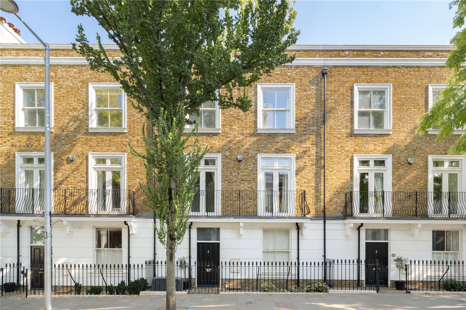 House Pembridge Road in Greater London