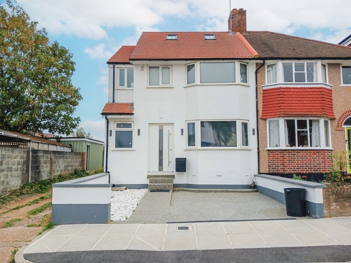 House Augusta Road in Greater London