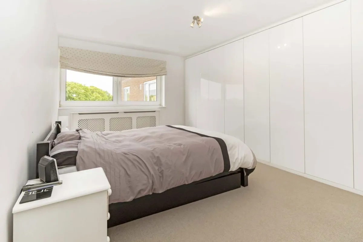 Flat Broom Park in Greater London
