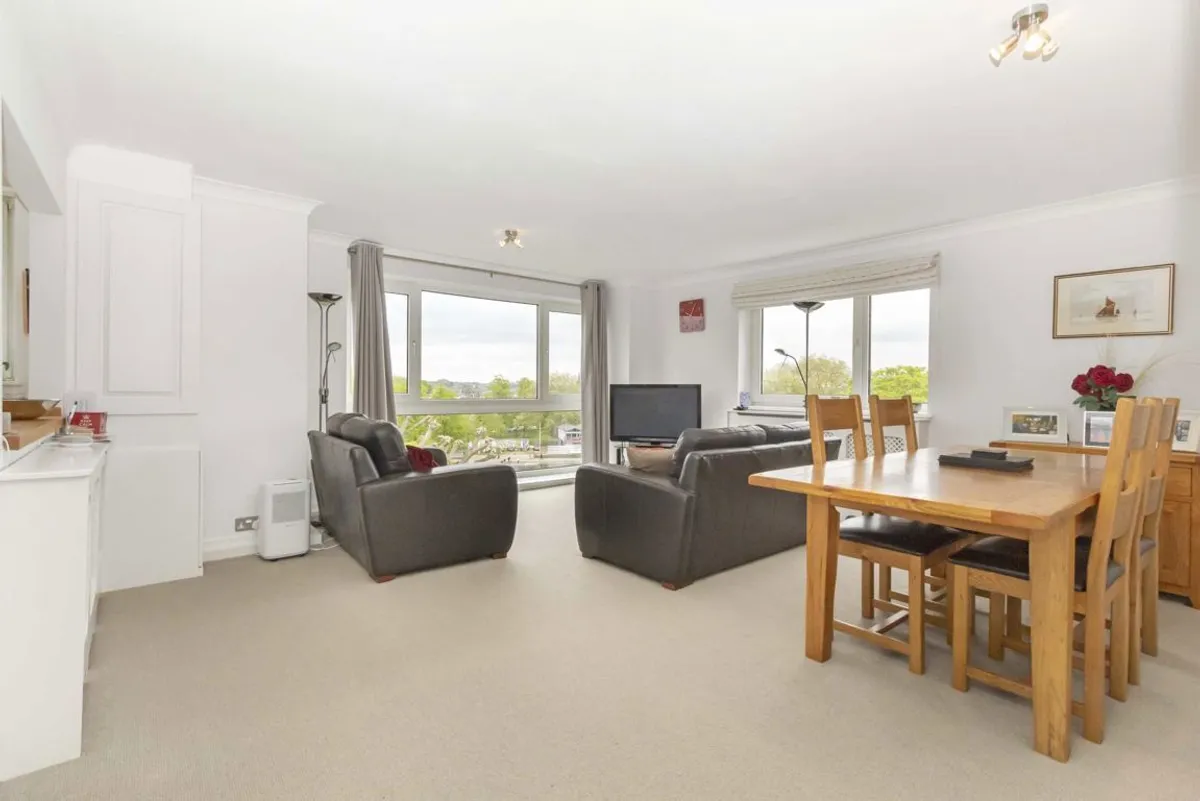 Flat Broom Park in Greater London