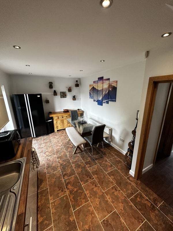 Room Burley Hill Drive in Leeds