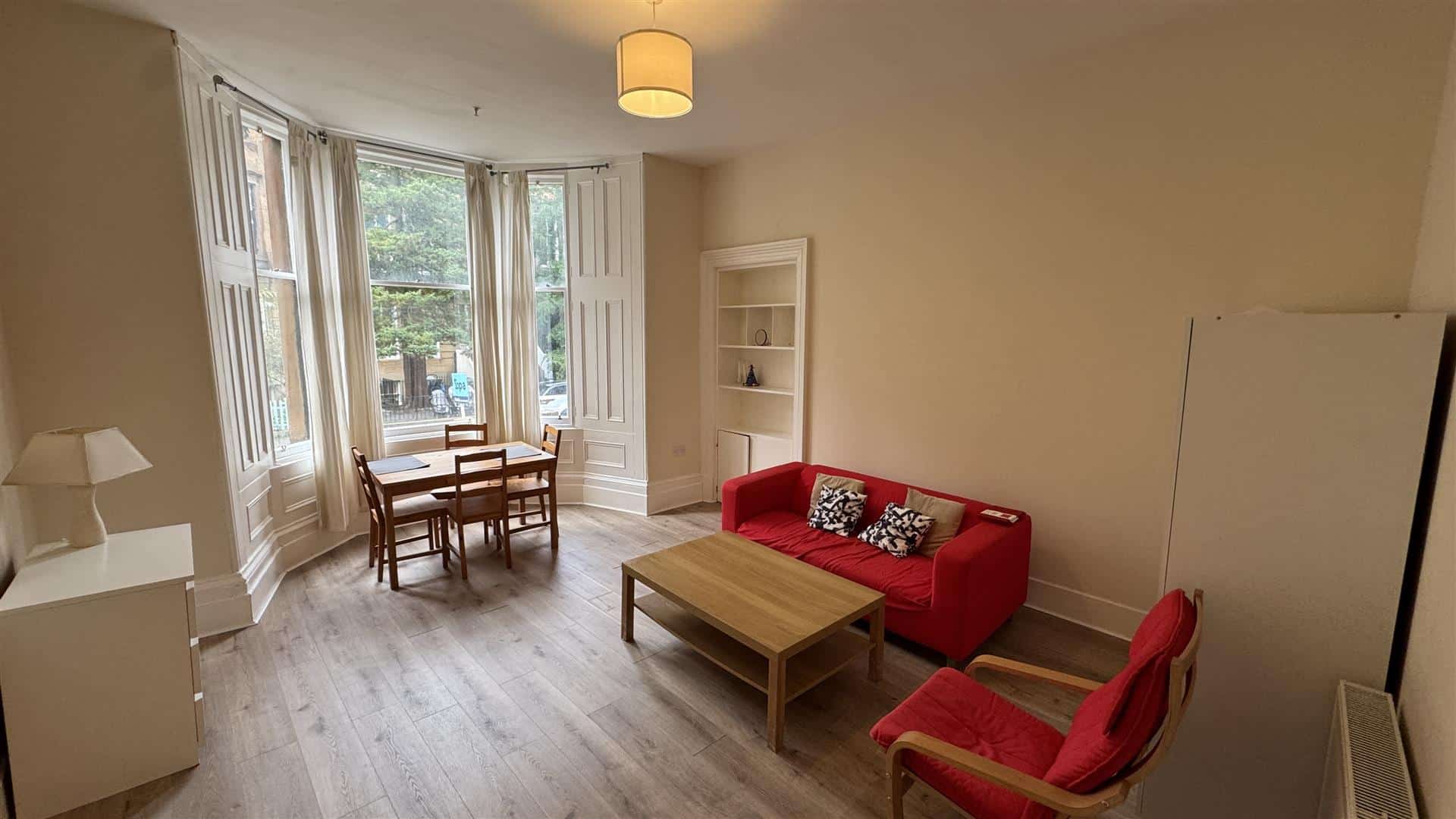 Flat Hillhead Street in Glasgow