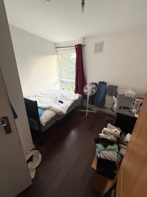 Room Wager Street in Greater London