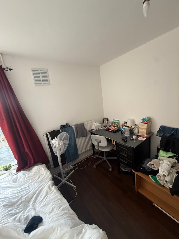 Room Wager Street in Greater London