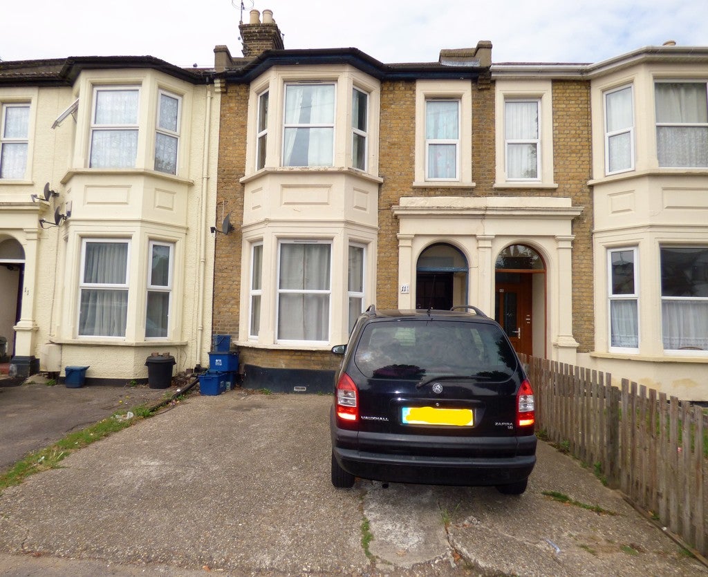 Flat Hastings Road in Southend-on-Sea