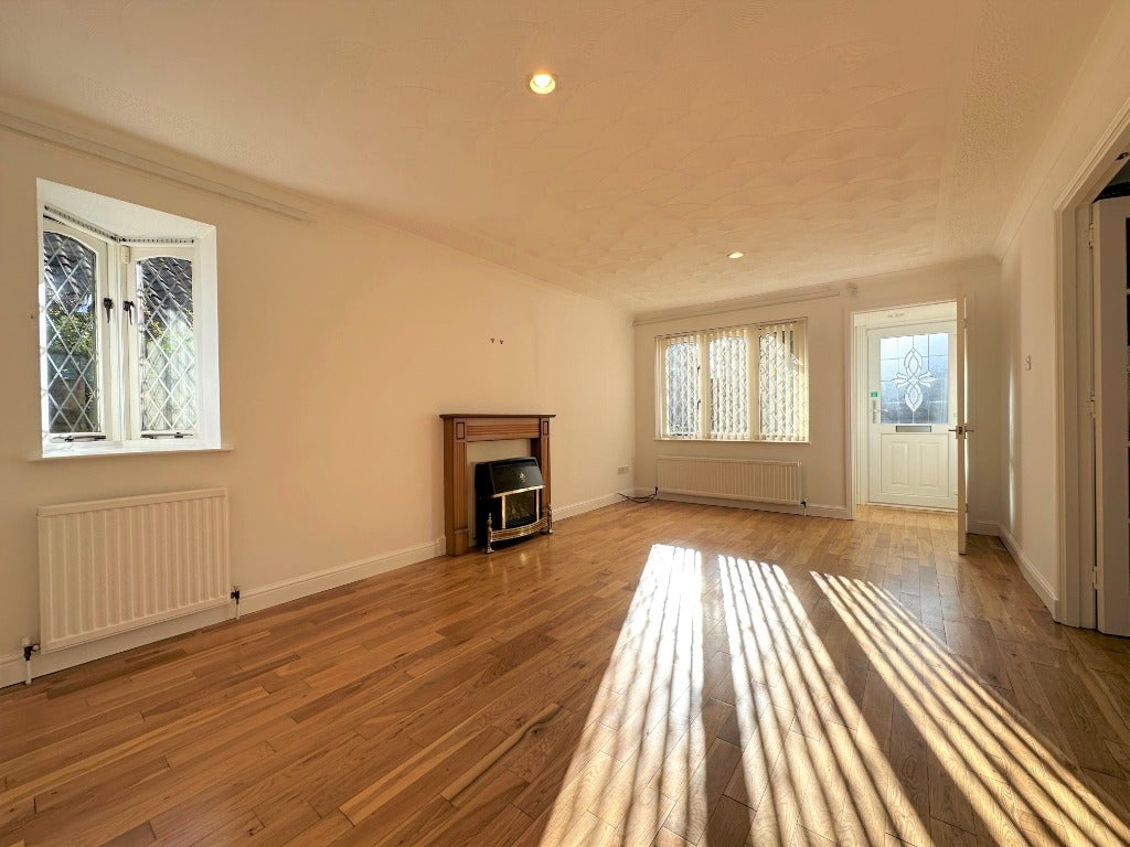 House Whitelea Crescent in Kilmacolm