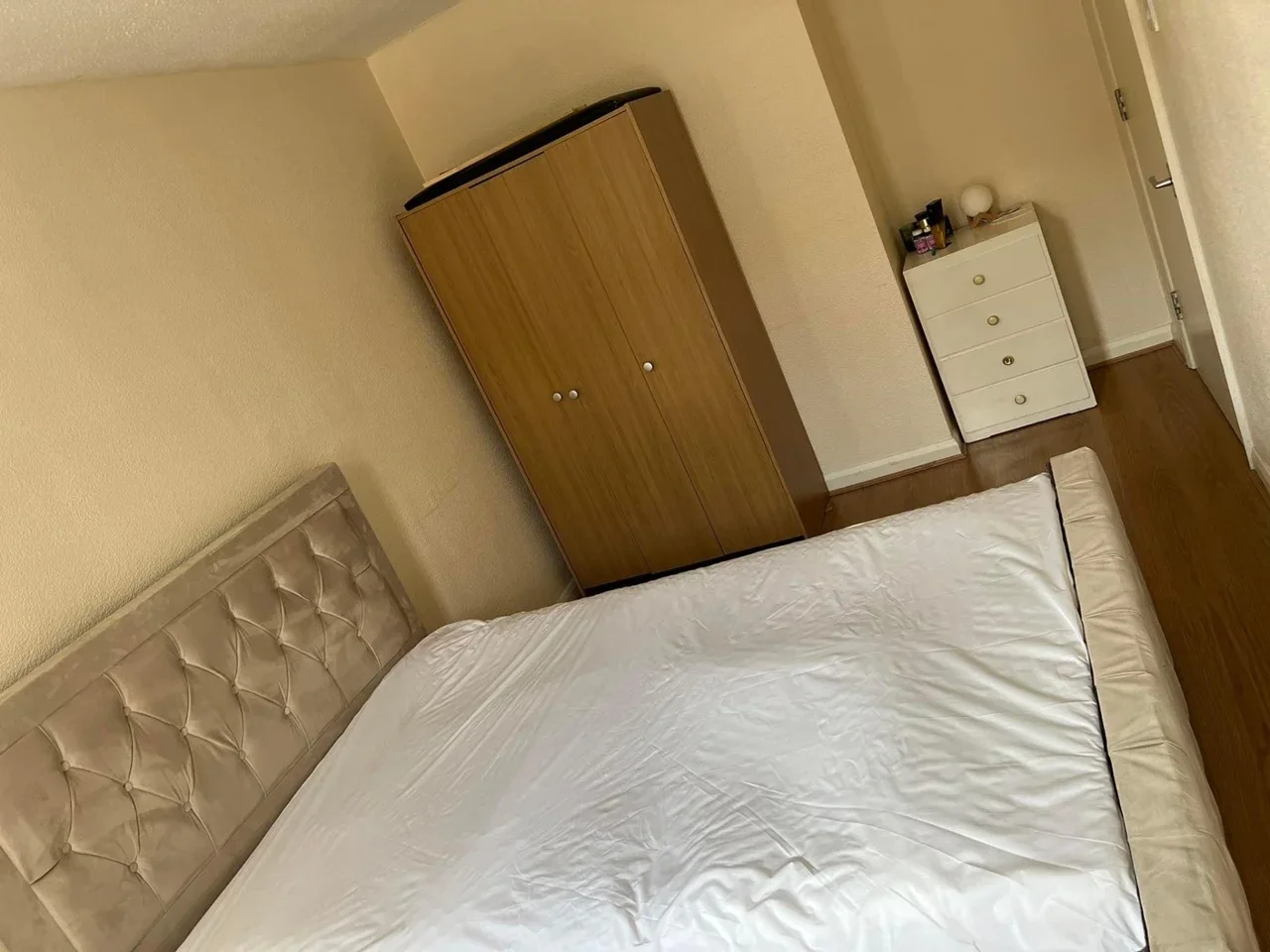 Room Sandy Drive in Greater London