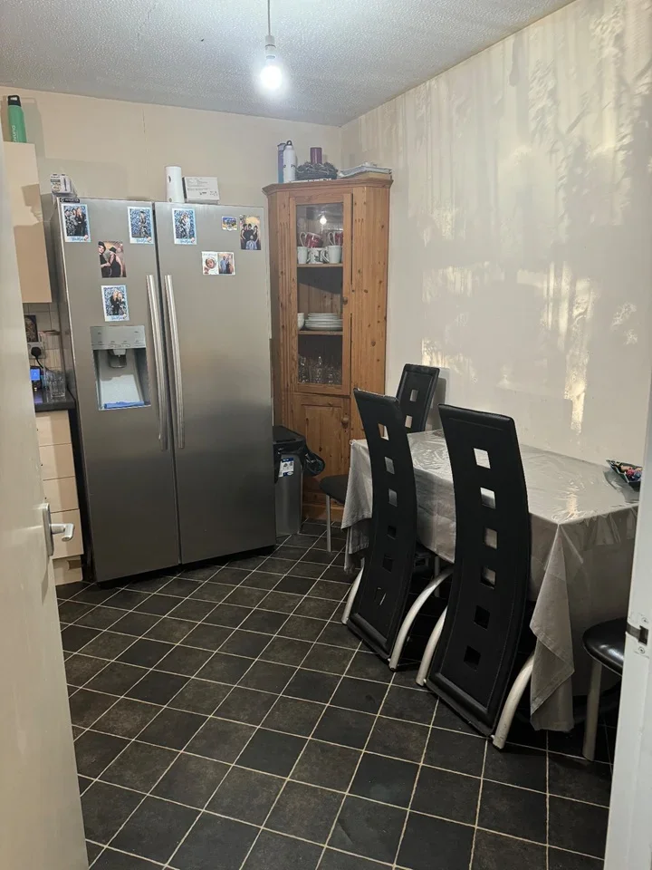 Room Sandy Drive in Greater London