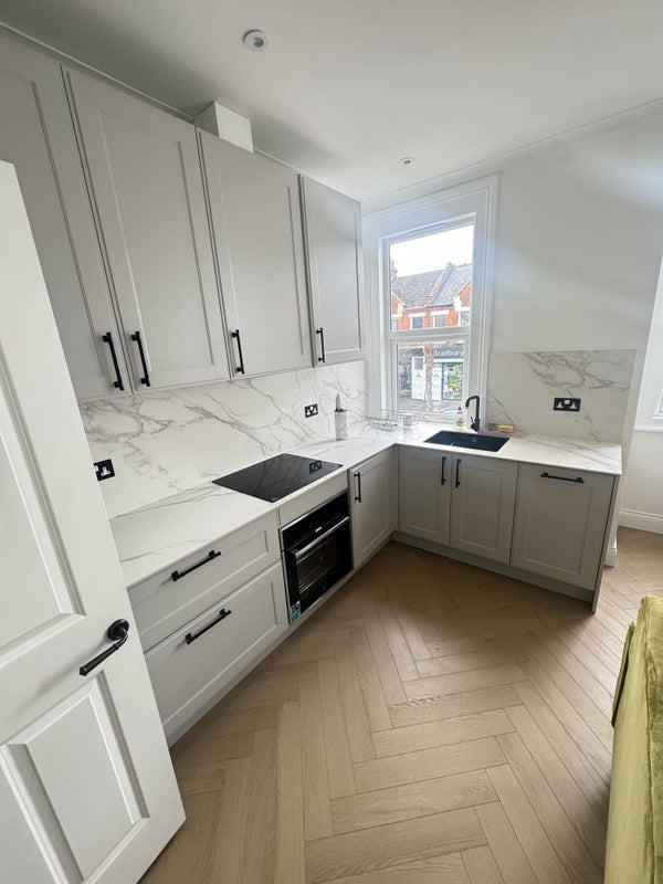 Room Moyser Road in Greater London