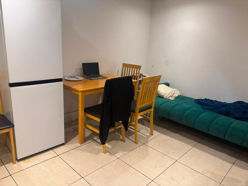 Room Elias Place in Greater London