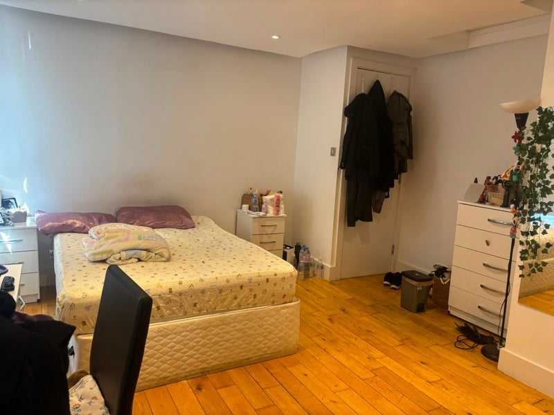 Room Elias Place in Greater London