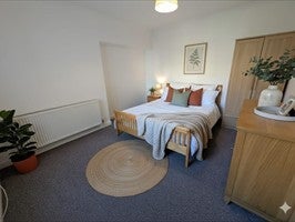 Room Upper Church Road in Weston-super-Mare