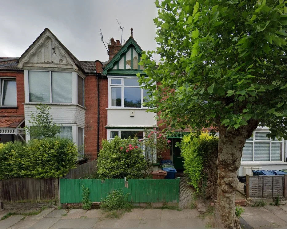 Flat Butler Road in Greater London