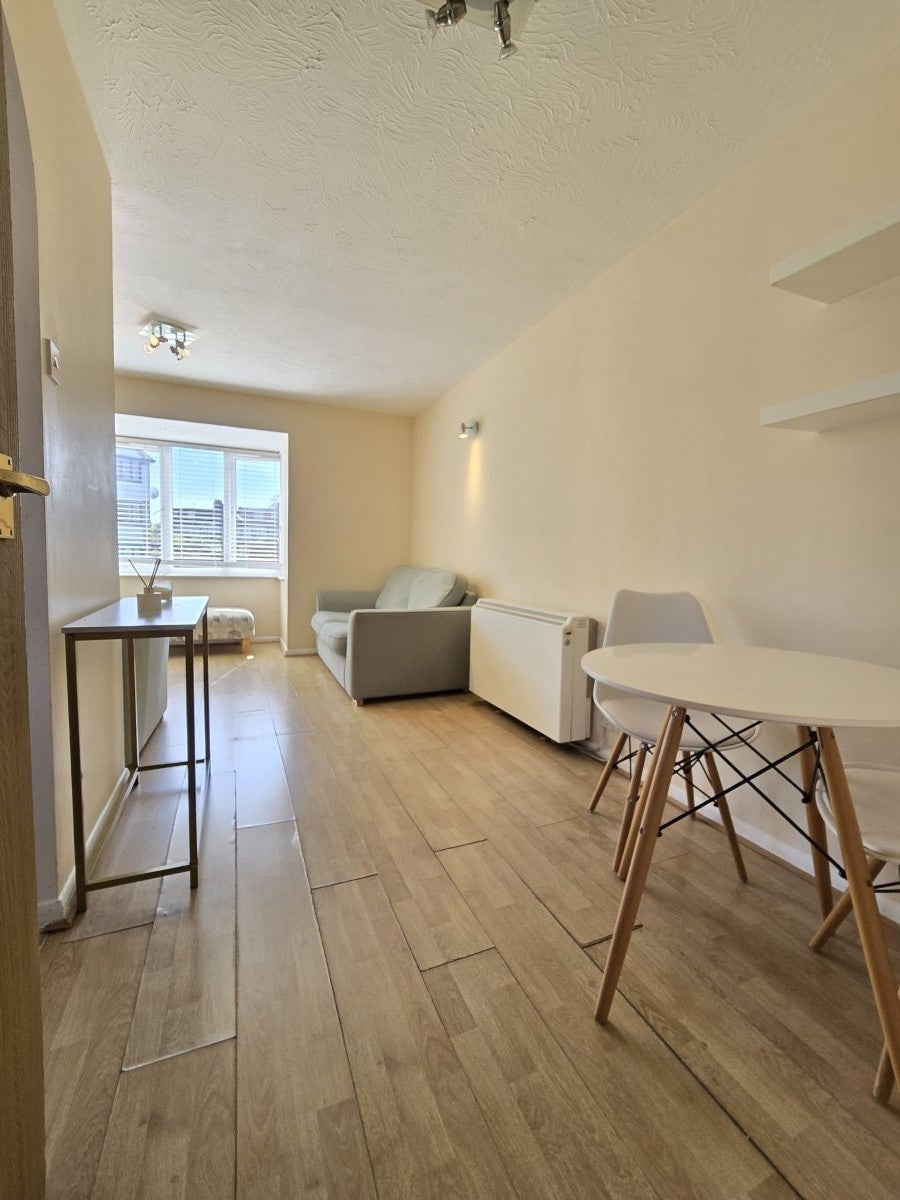 Flat Godolphin Close in Greater London