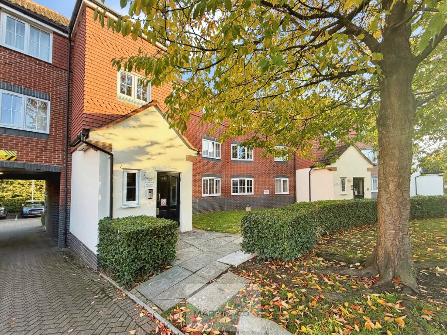 Flat Welwyn By Pass Road in Welwyn Hatfield