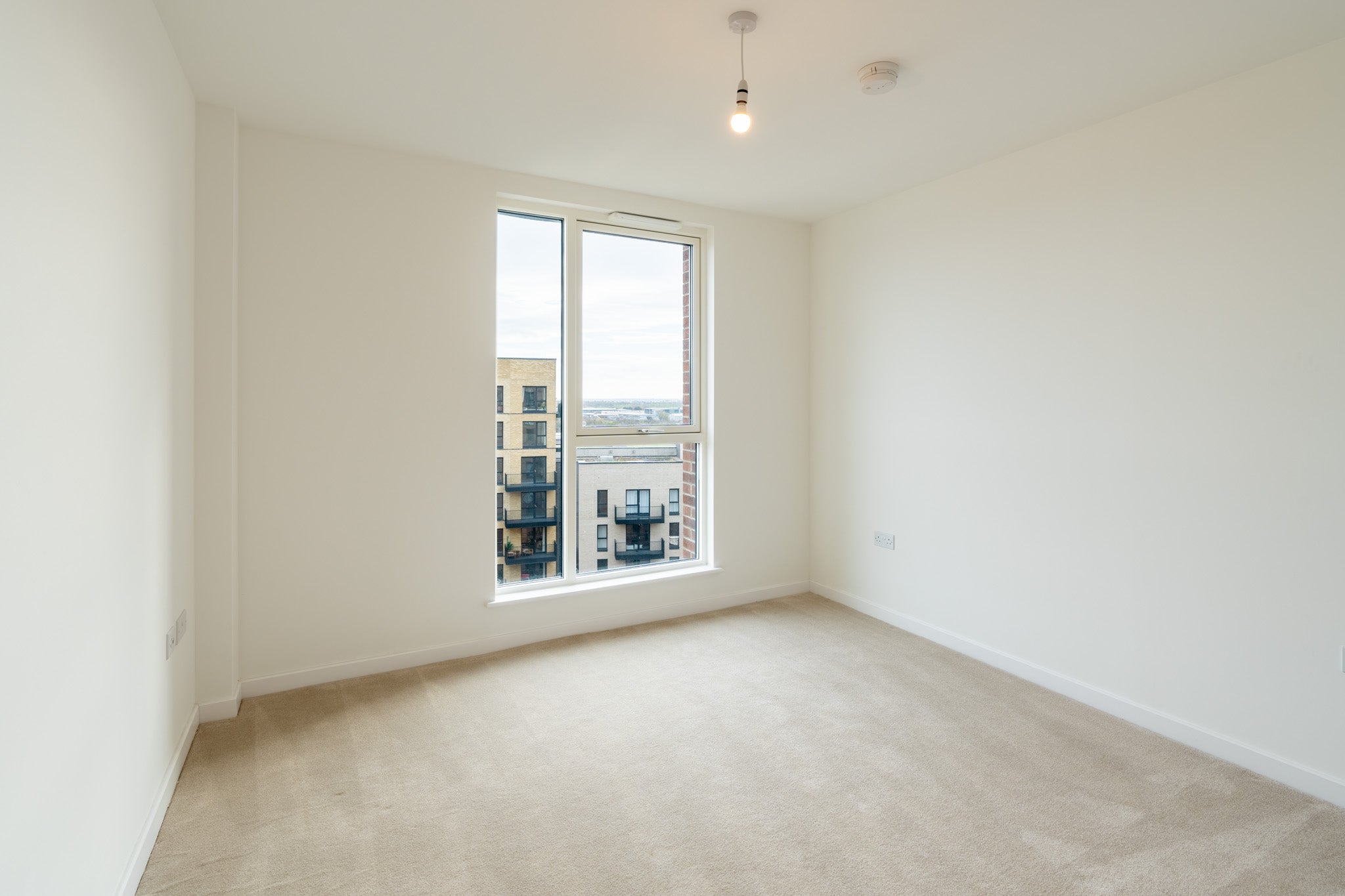 Flat Cranton Avenue in Greater London