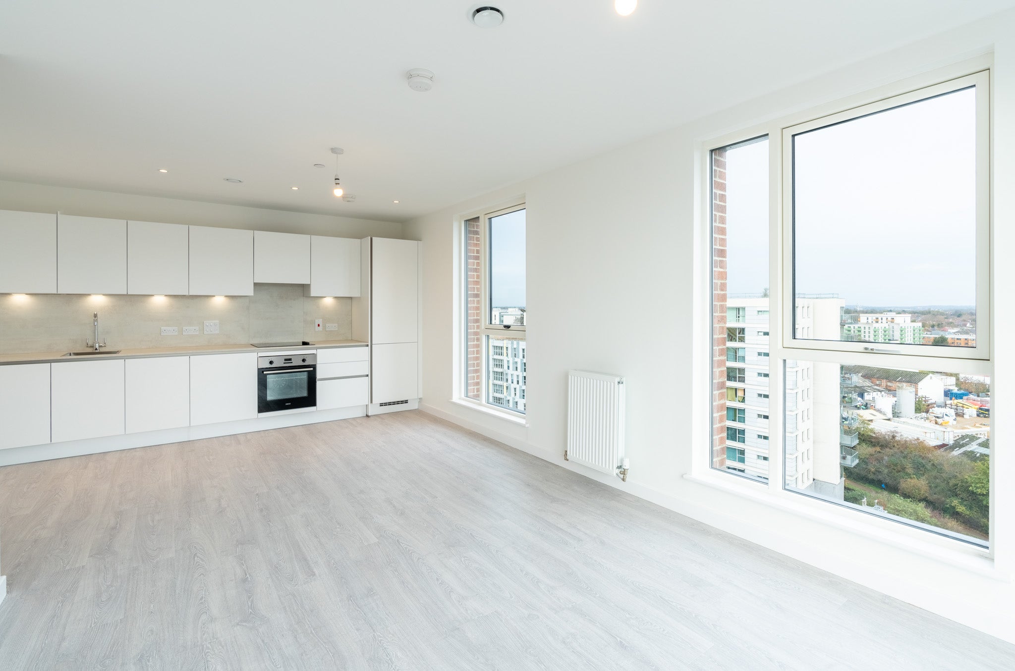 Flat Cranton Avenue in Greater London
